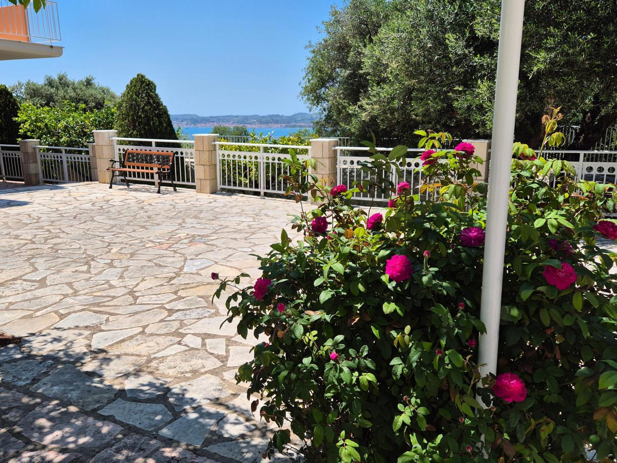 Apartments Marina House Farsa Exterior photo